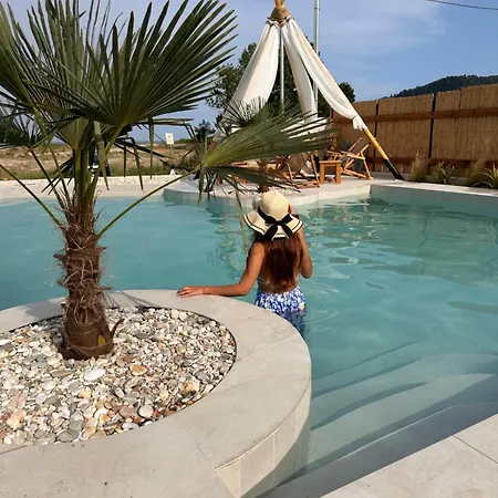 Amo Golden * Chrysi Ammoudia